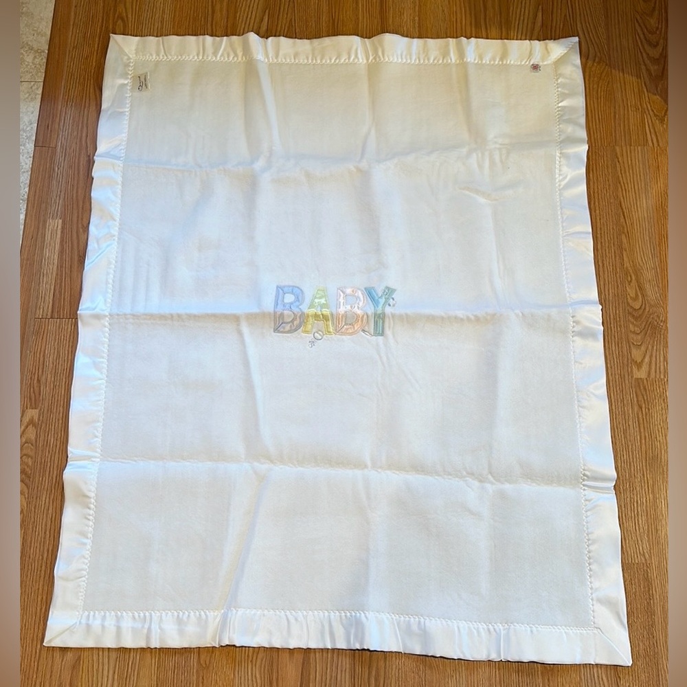 Vintage Quiltex satin trim acrylic white baby blanket